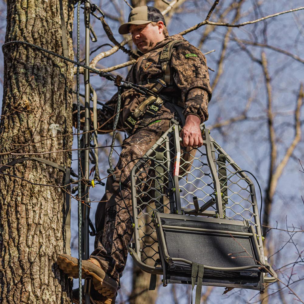 Hang-on Tree Stand with Folding Comfort-Mesh Seat Z73663