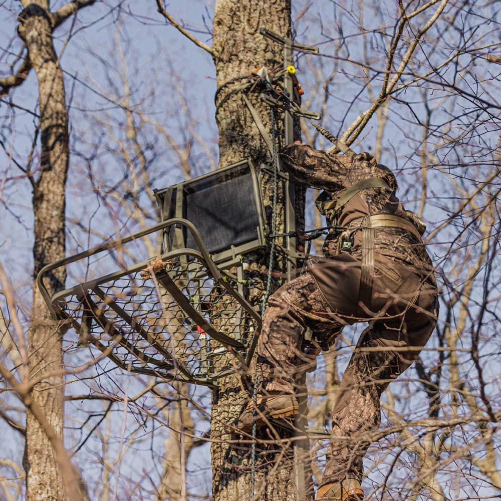 Hang-on Tree Stand with Folding Comfort-Mesh Seat Z73663